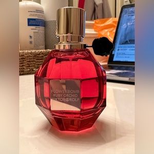 Viktor & Rolf Flowerbomb Ruby Orchid